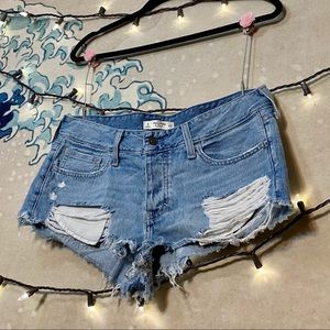 Abercrombie & Fitch Distressed Jean Shorts 4 (W27)